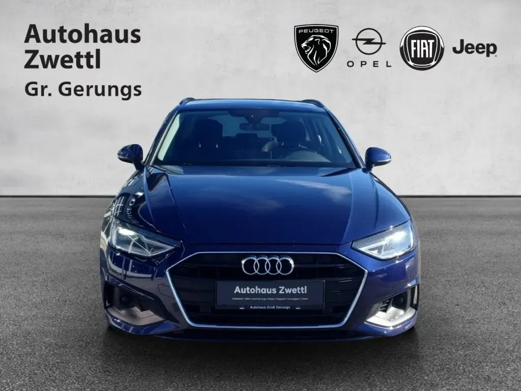 Audi A4 2022 photo 2