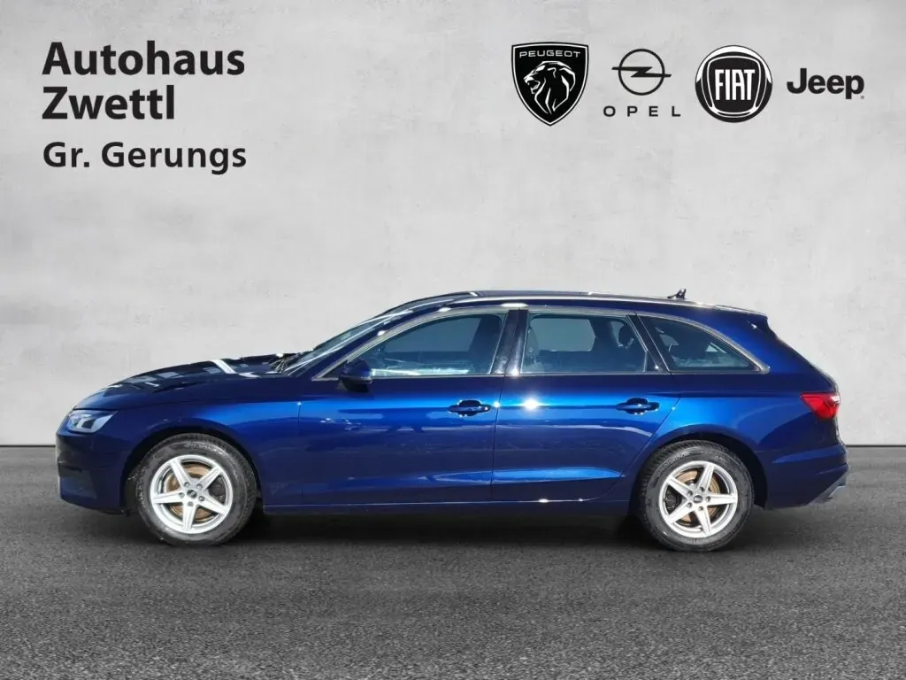 Audi A4 2022 photo 3