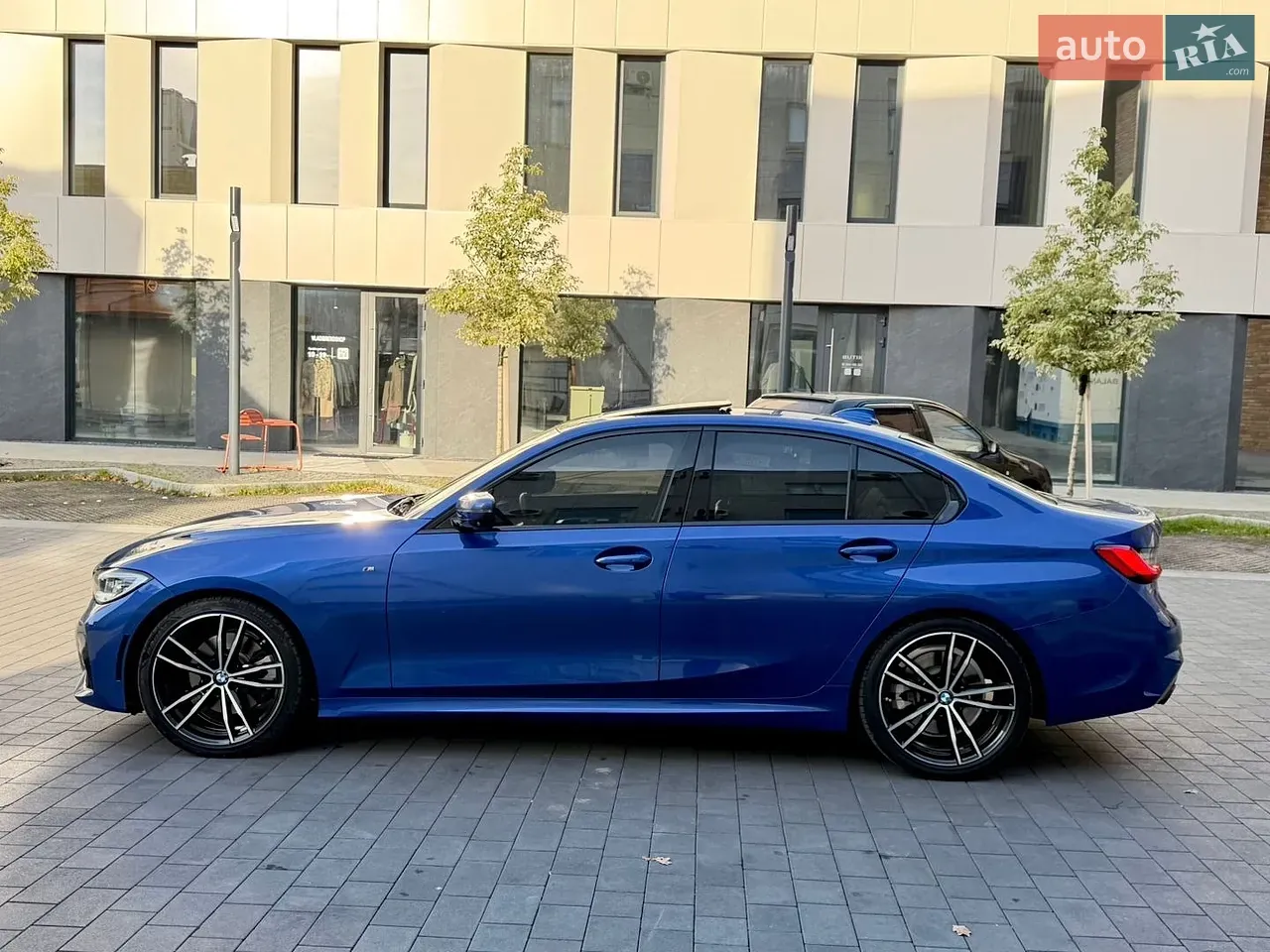 BMW 3 Series 2019 photo 5