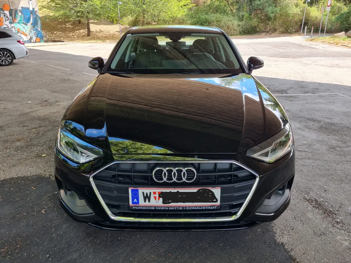 Audi A4 2021 photo 2