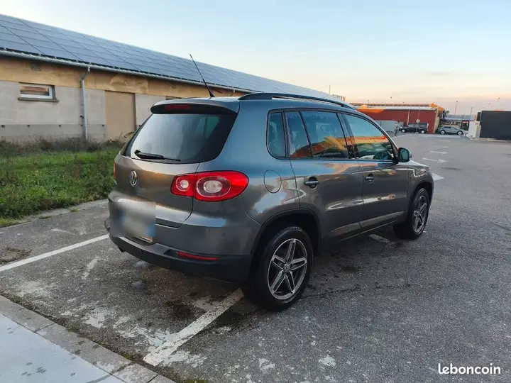 Volkswagen Tiguan 2011 photo 2