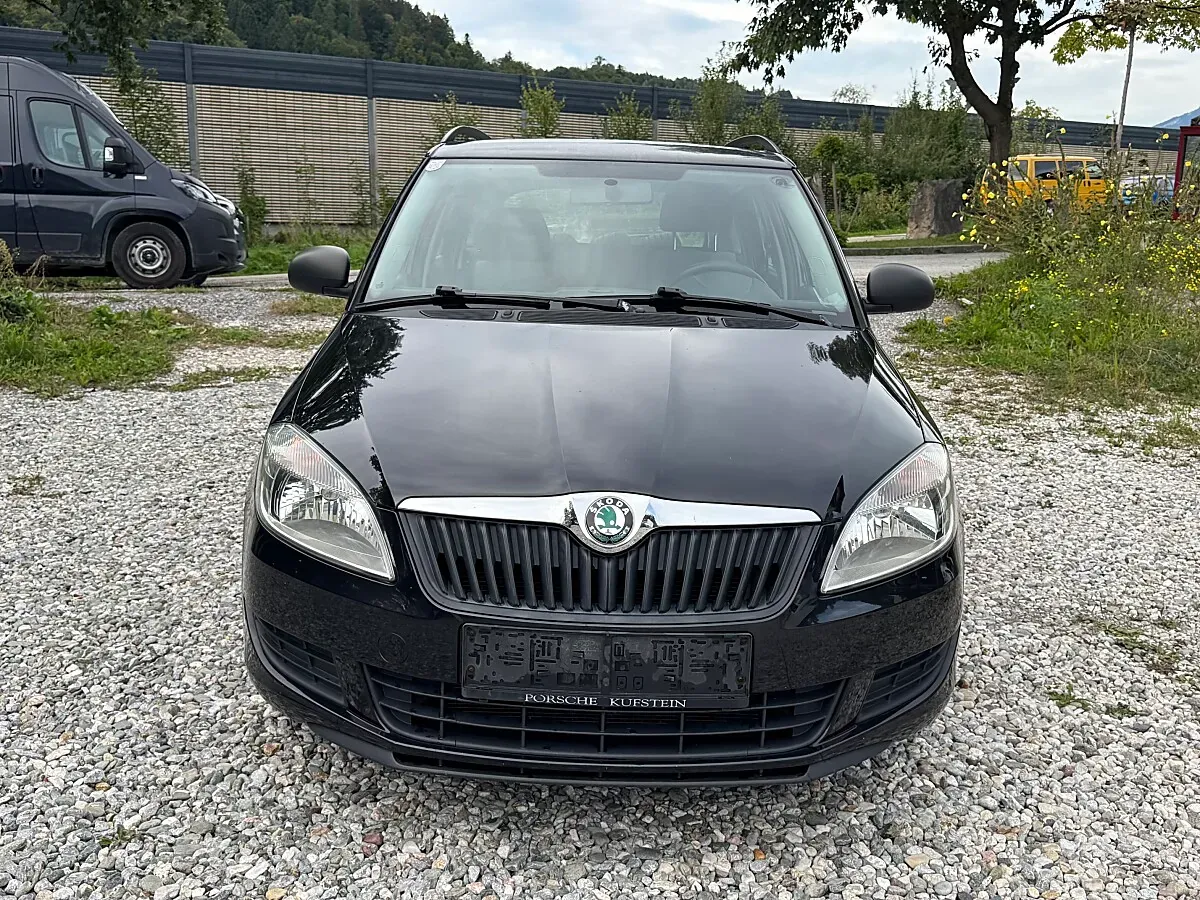 Skoda Fabia 2013 photo 2
