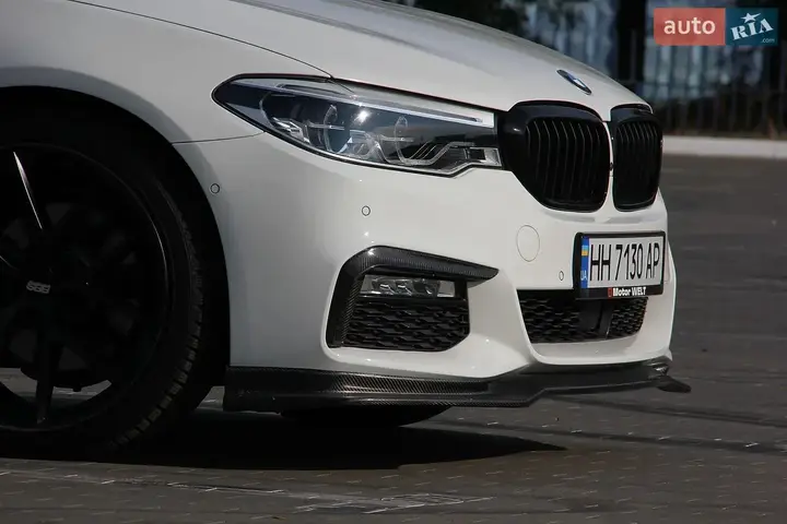 BMW 5 Series 2018 photo 2