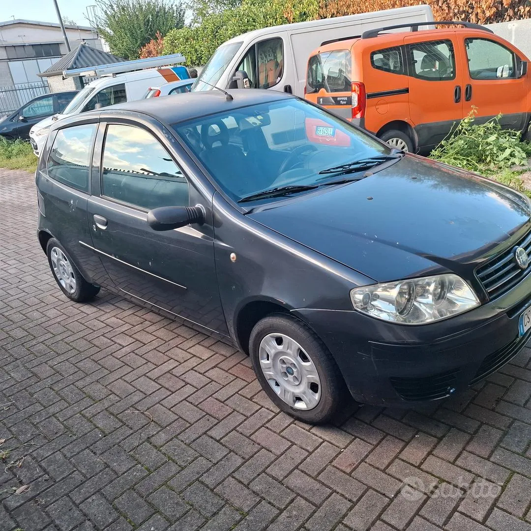 Fiat Punto 2005 photo 2