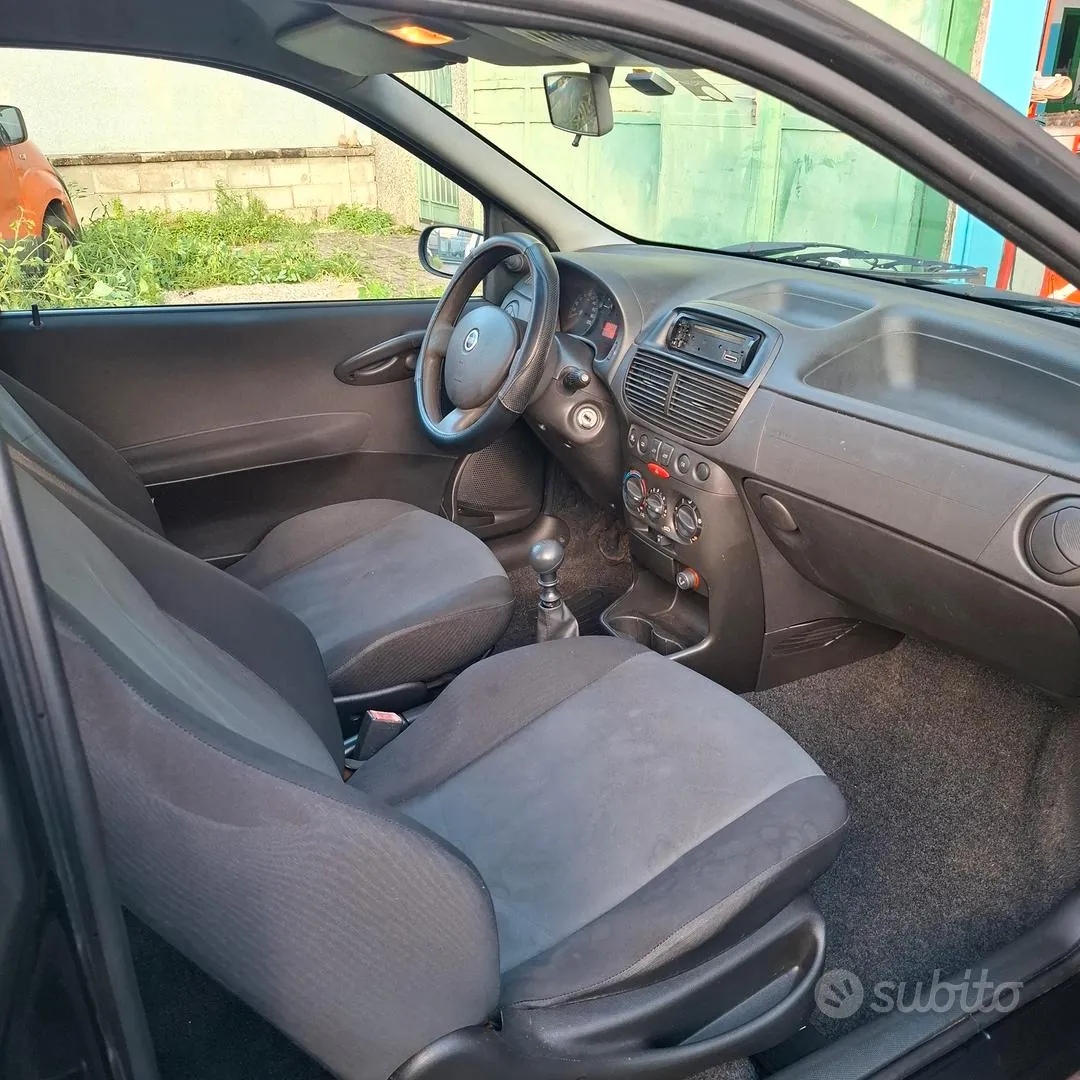 Fiat Punto 2005 photo 4