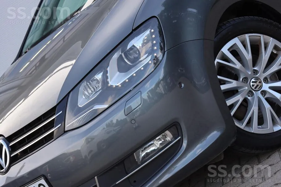 Volkswagen Sharan 2011 photo 2