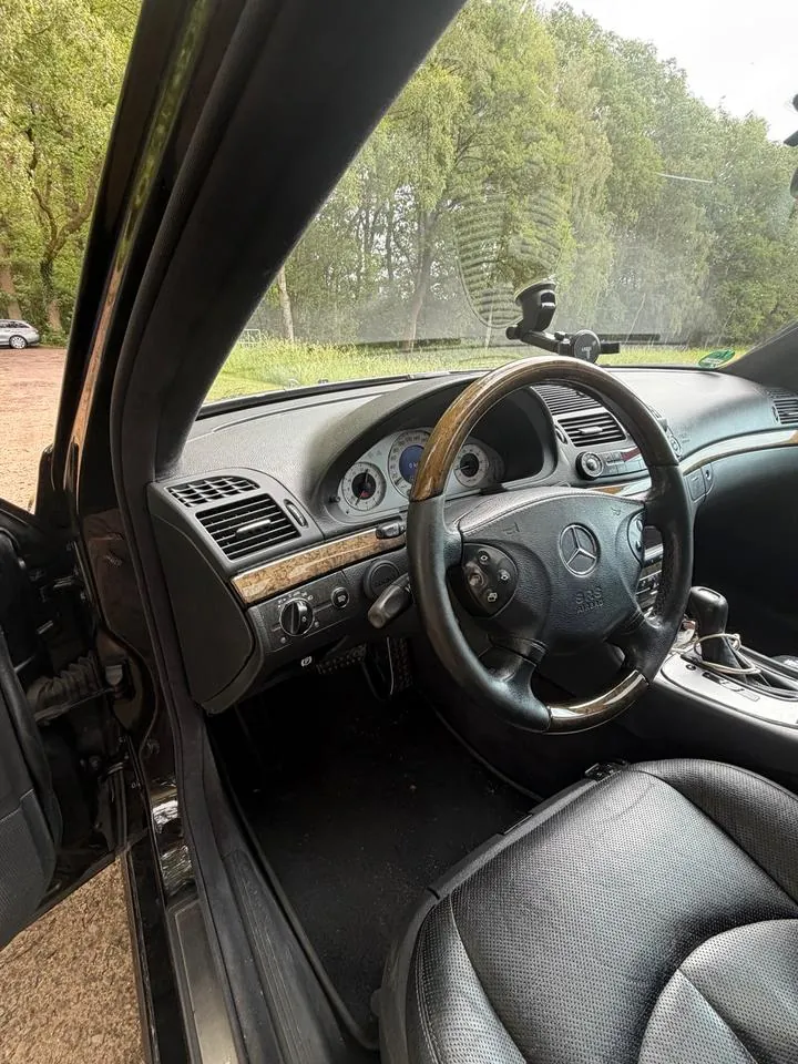 Mercedes-Benz E320
