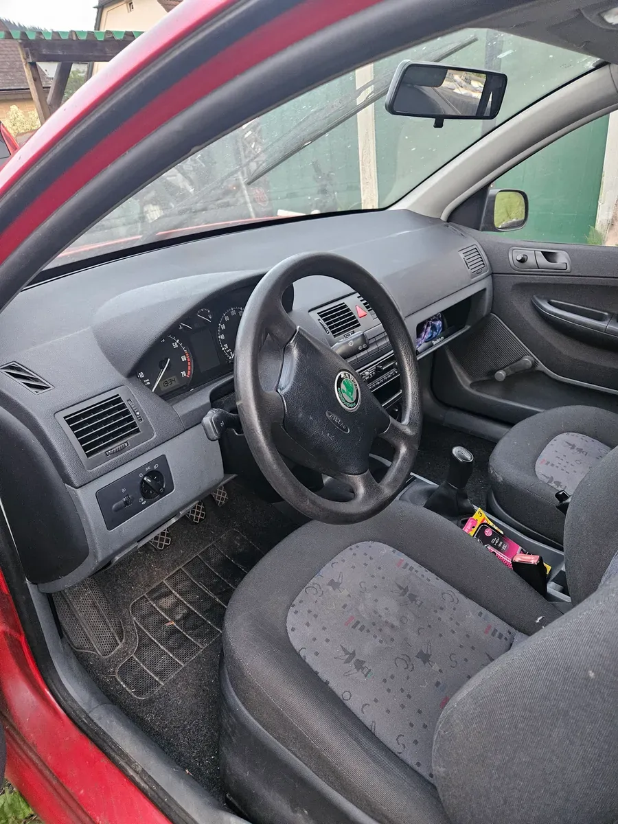 Skoda Fabia 2004 photo 3