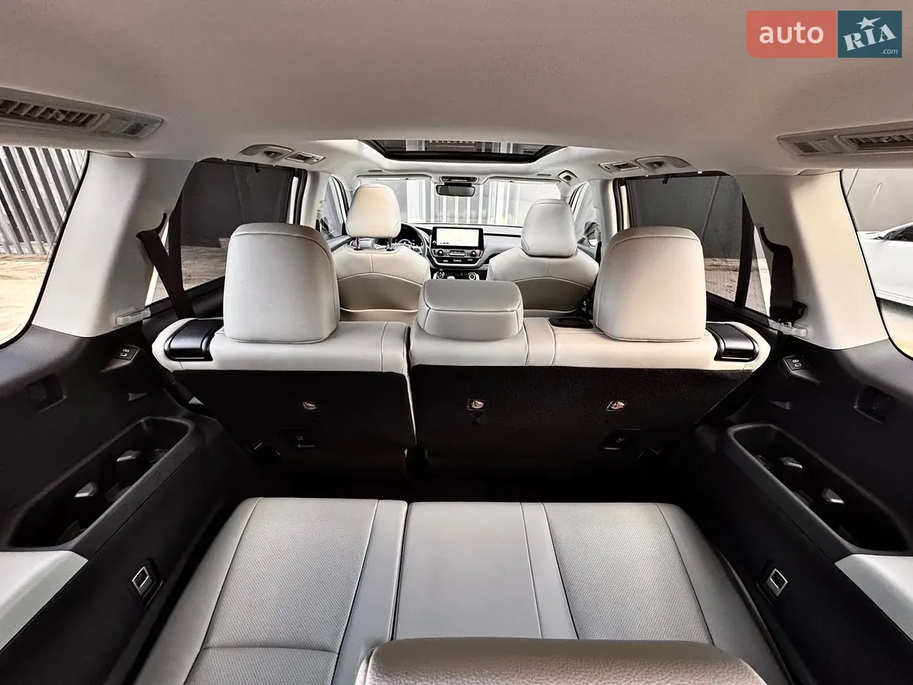 Toyota Grand Highlander 2023 photo 3