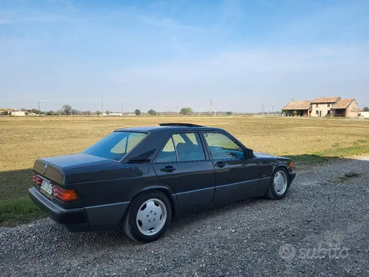 Mercedes-Benz 190E 1992 photo 2
