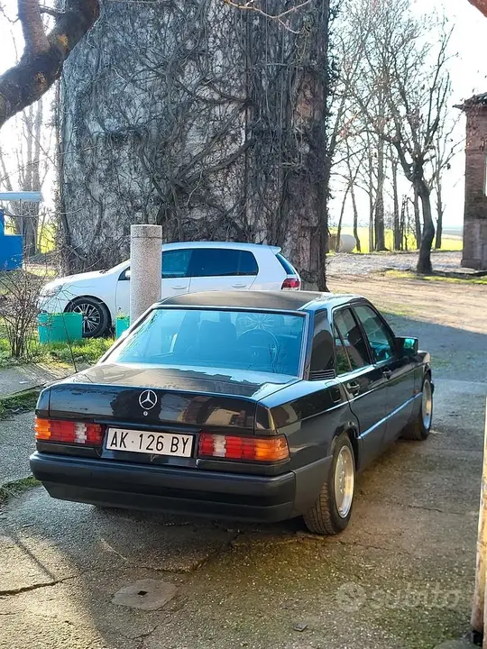 Mercedes-Benz 190E 1992 photo 3