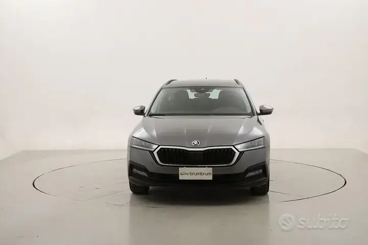 Skoda Octavia 2024 photo 2