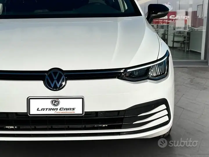 Volkswagen Golf 2022 photo 2
