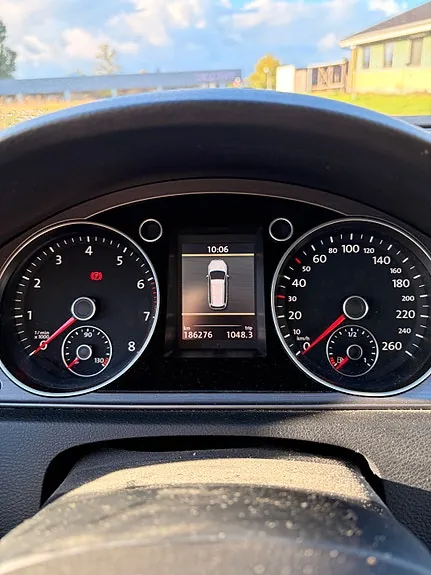 Volkswagen Passat 2013 photo 2