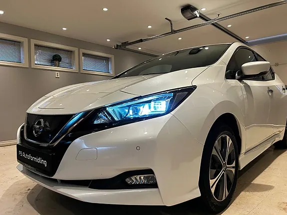 Nissan Leaf 2021 photo 2