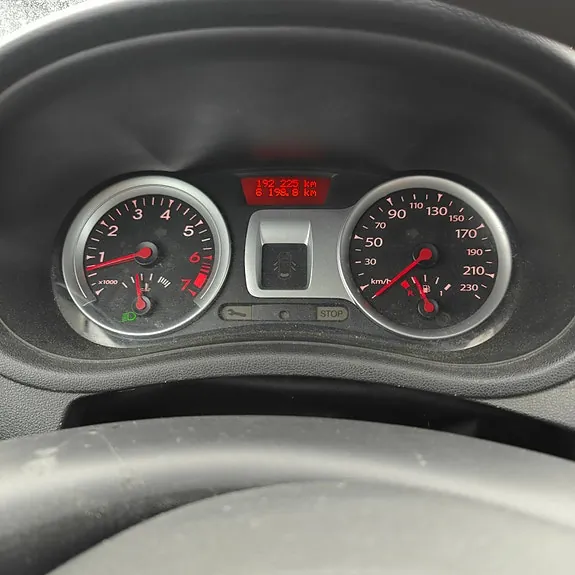 Renault Clio 2010 photo 3