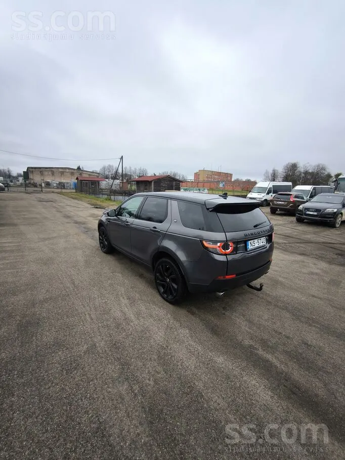 Land Rover Discovery Sport 2016 photo 2