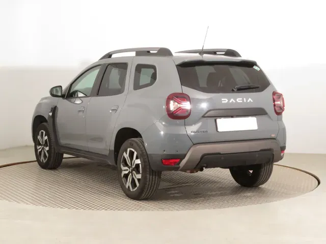 Dacia Duster 2023 photo 3