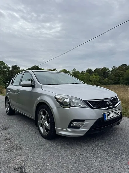 Kia Ceed 2012 photo 2