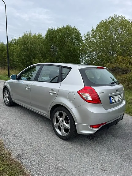 Kia Ceed 2012 photo 3