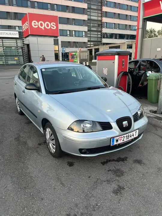 Seat Cordoba 2005 photo 2