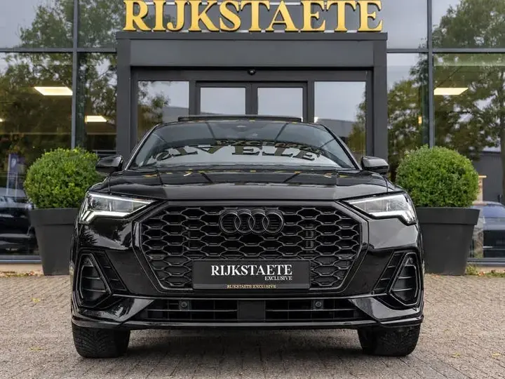 Audi Q3 2023 photo 3