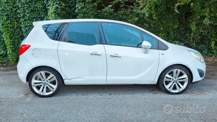 Opel Meriva 2010 photo 2