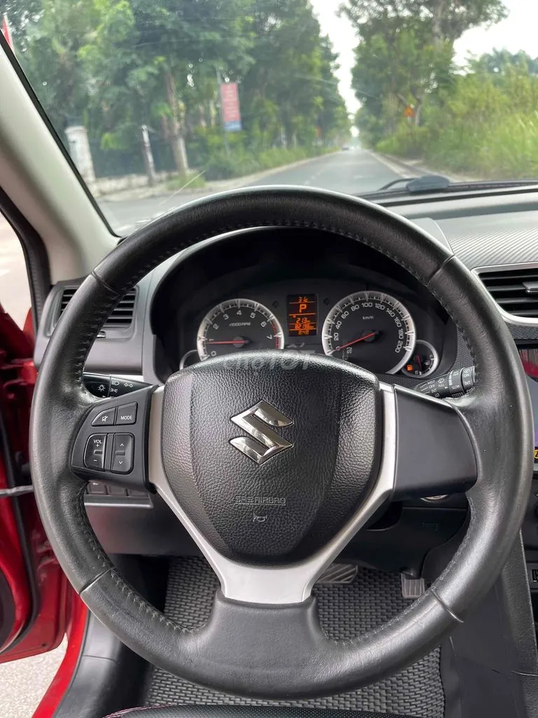 Suzuki Swift 2015 photo 4