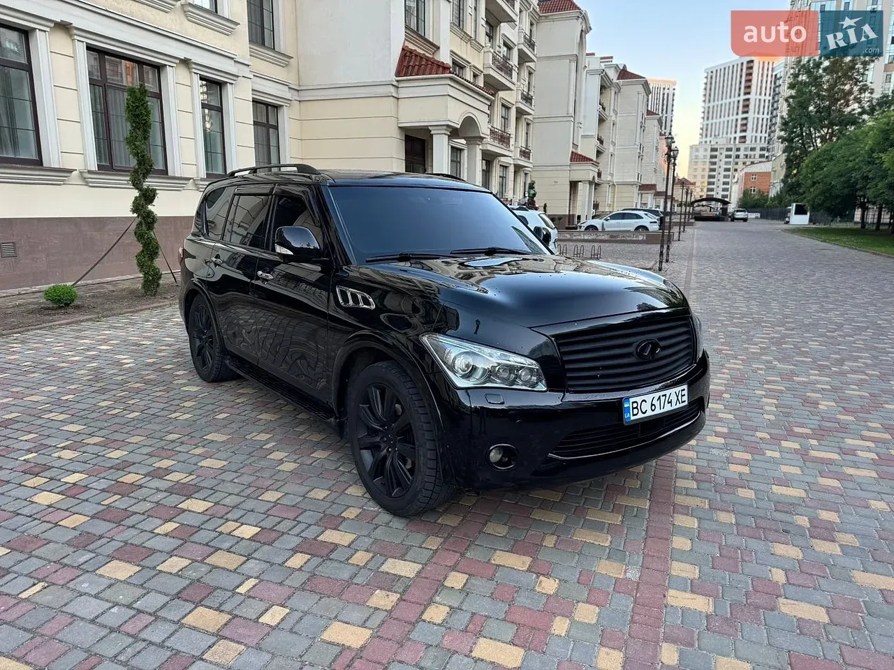 Infiniti Qx80 2014 photo 3