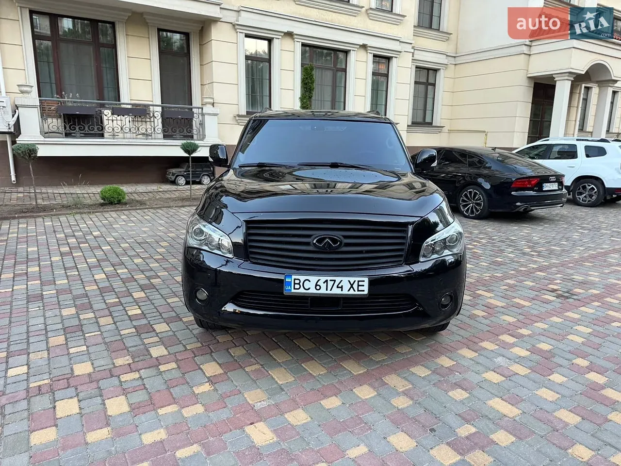 Infiniti Qx80 2014 photo 2