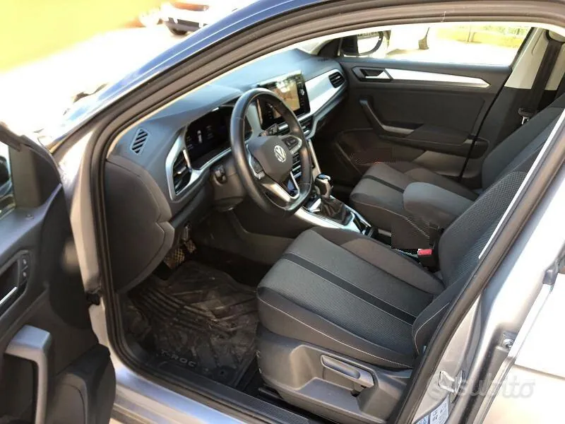 Volkswagen T-Roc 2023 photo 5
