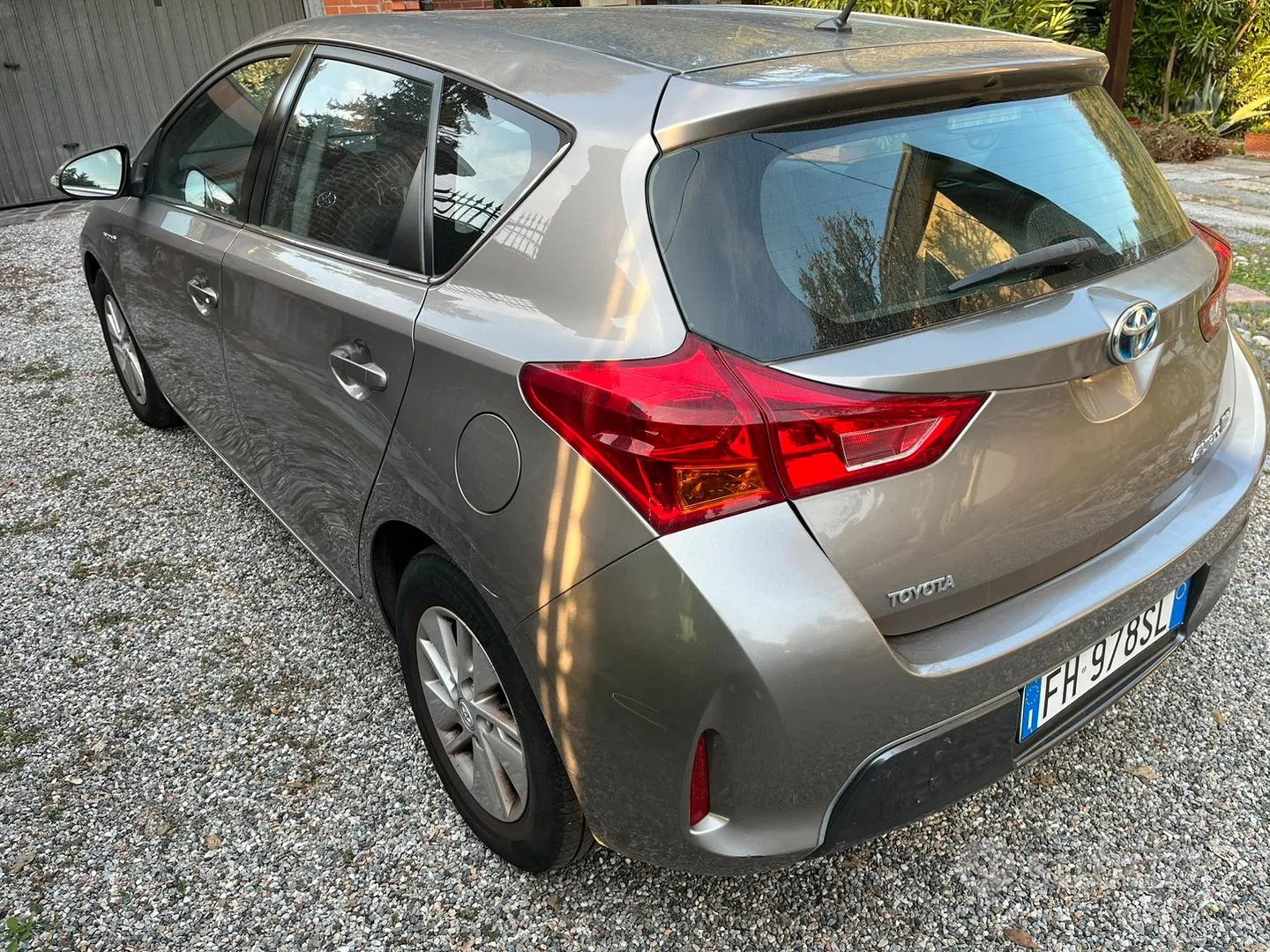 Toyota Auris 2013 photo 3
