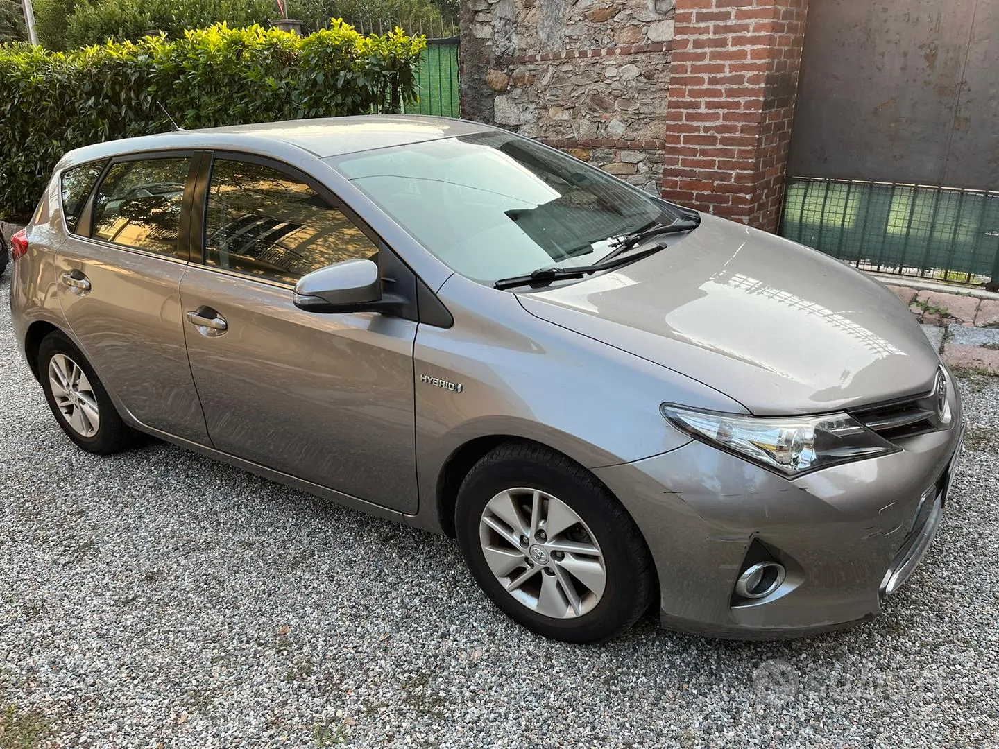 Toyota Auris 2013 photo 2
