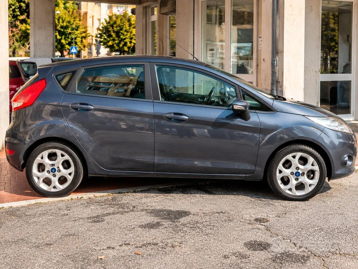 Ford Fiesta 2011 photo 4