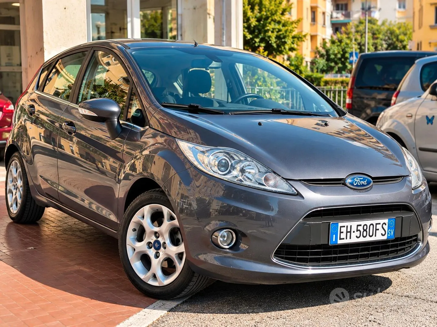 Ford Fiesta 2011 photo 2