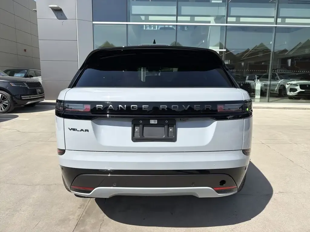 Land Rover Range Rover Velar 2026 photo 4