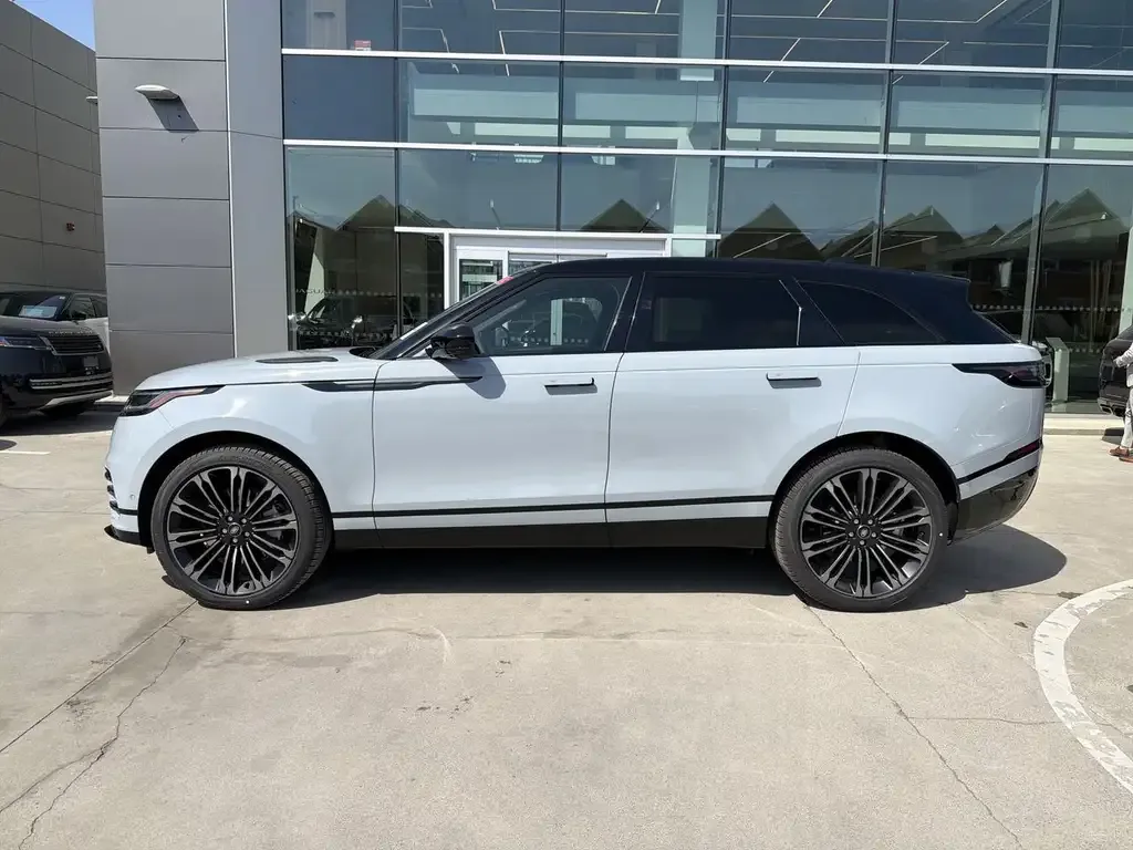 Land Rover Range Rover Velar 2026 photo 5