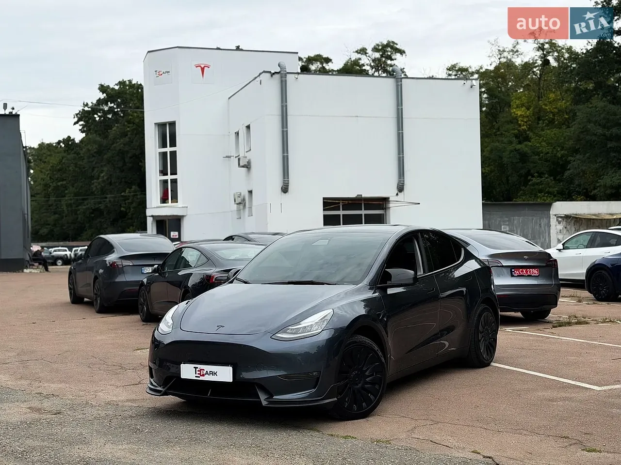 Tesla Model Y 2021 photo 2