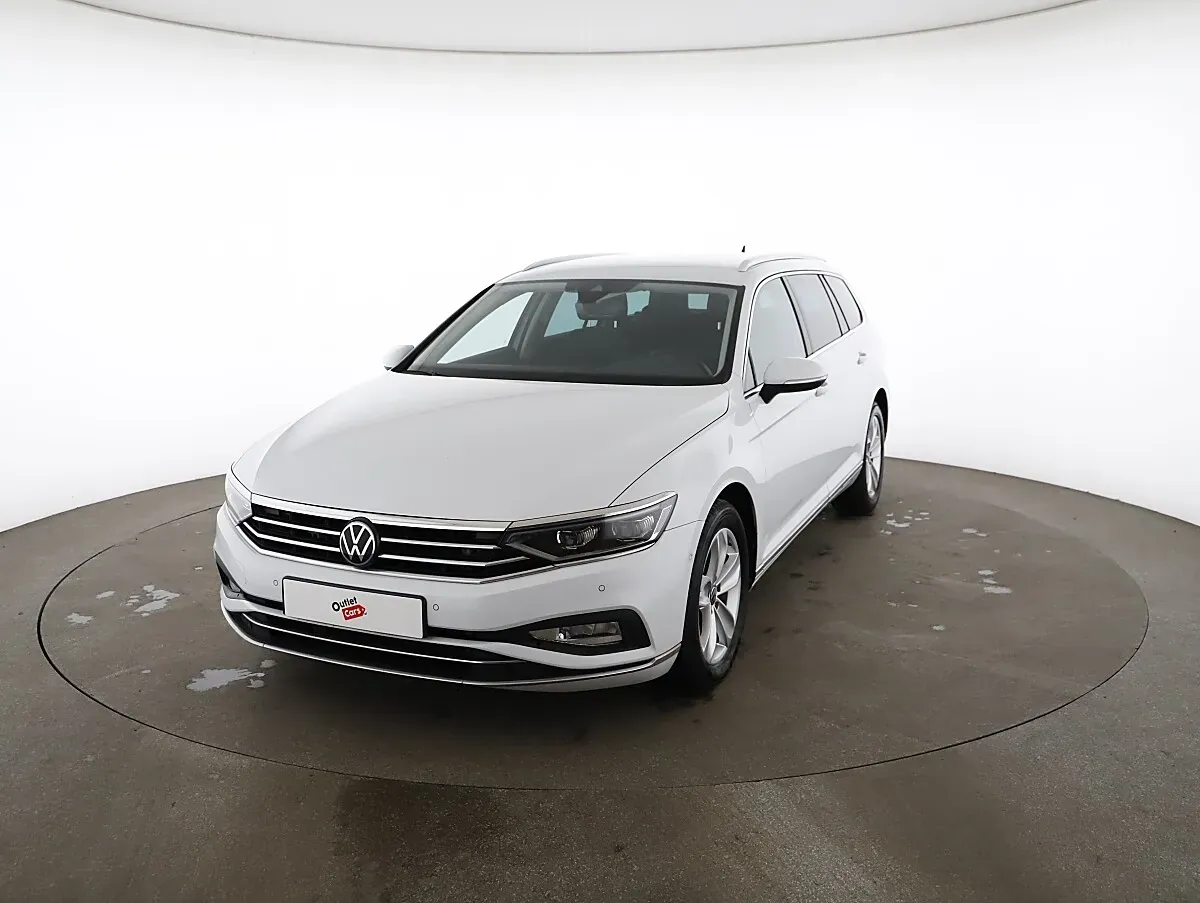 Volkswagen Passat 2023 photo 2