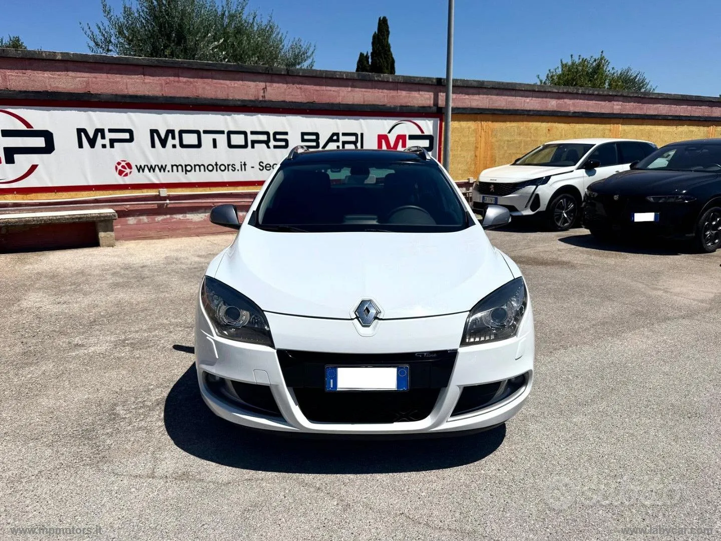 Renault Megane 2010 photo 2