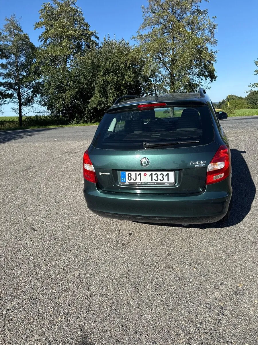 Skoda Fabia 2009 photo 5