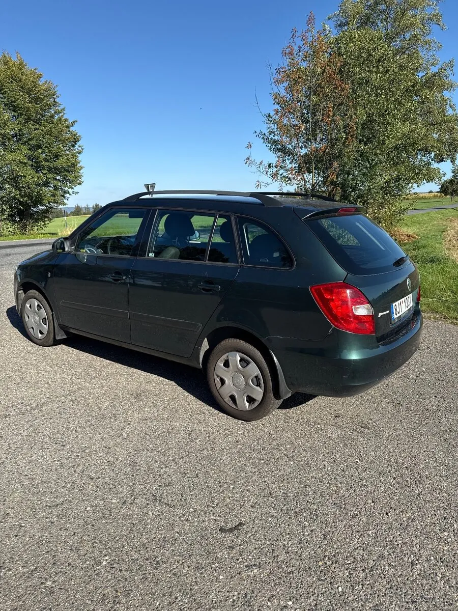 Skoda Fabia 2009 photo 4