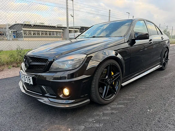 Mercedes-Benz C63 2011 photo 2