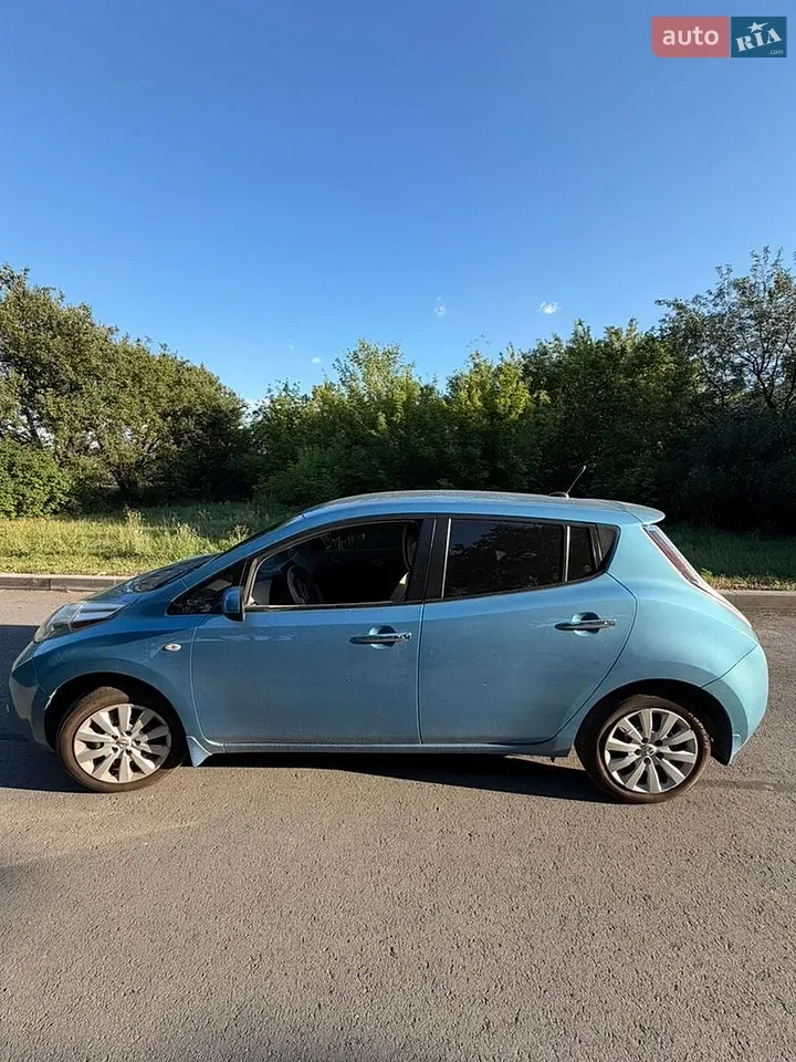 Nissan Leaf 2012 photo 4