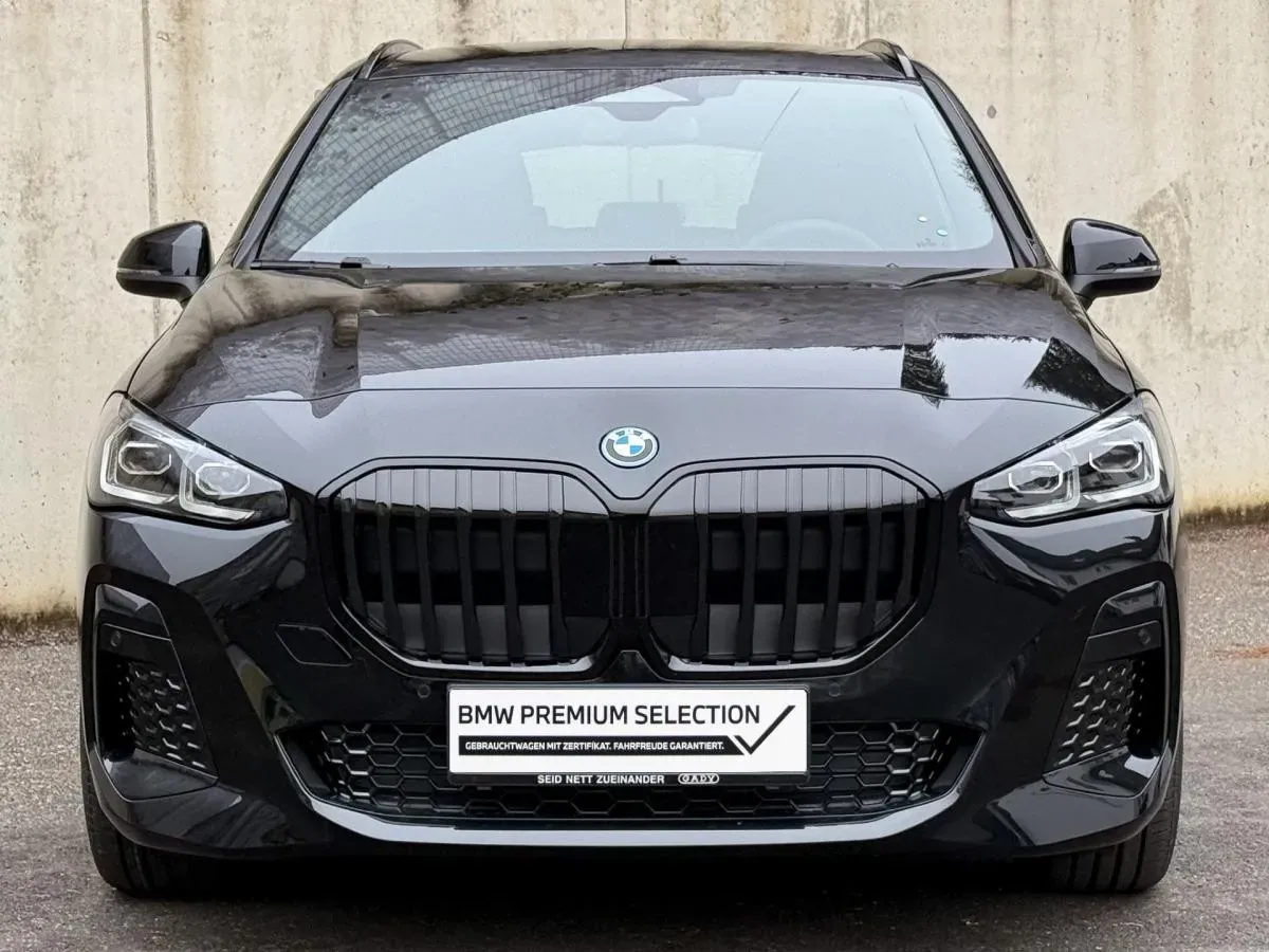 BMW 2 Series 2025 photo 2