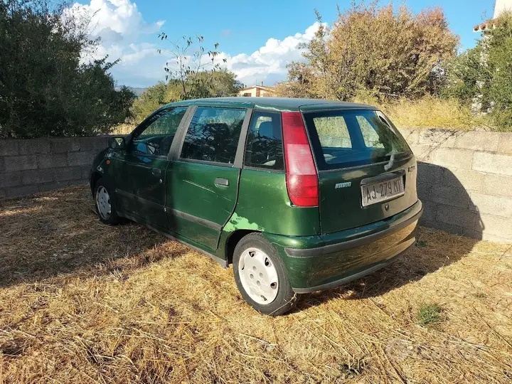 Fiat Punto 1996 photo 2