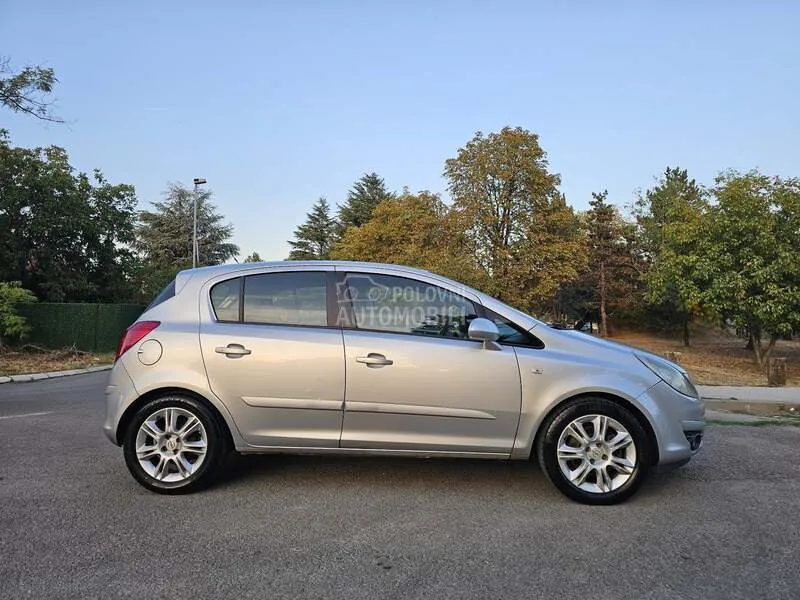 Opel Corsa D 2007 photo 2