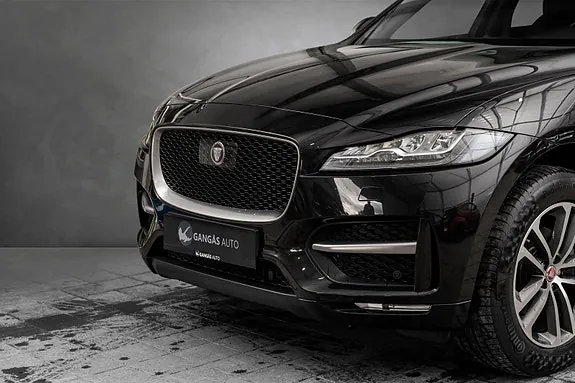 Jaguar F-Pace 2018 photo 2