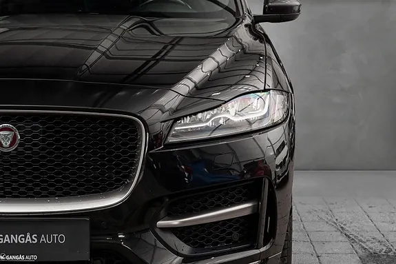 Jaguar F-Pace 2018 photo 4