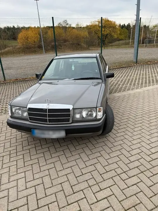 Mercedes-Benz 190E